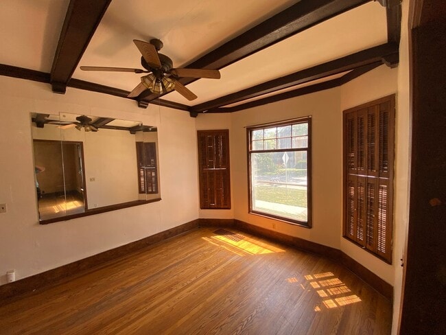 Building Photo - 1544 D St Unit #1 Rental