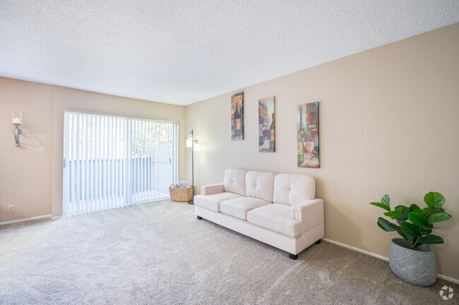 2BR, 2BA - Garden Style