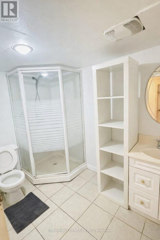 Photo - 50 Kilgreggan Crescent