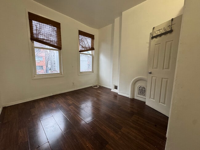 Photo - 860 Herkimer St Unidad 2