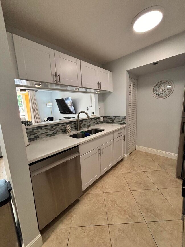 123 Yacht Club Way Unit 207