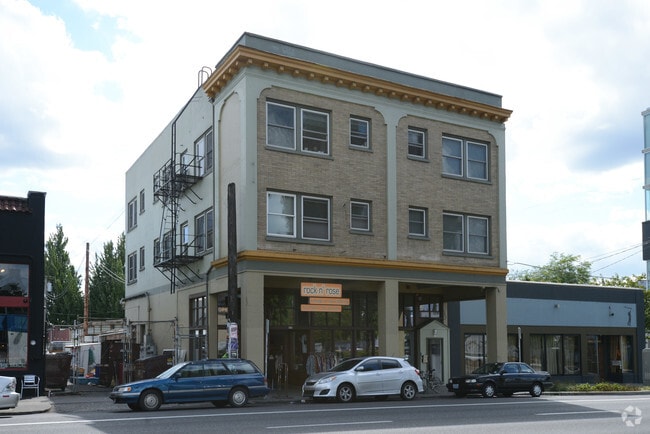 Mattsonian Apartments!