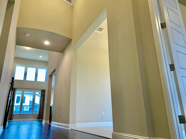 Photo - 15420 Iveans Way