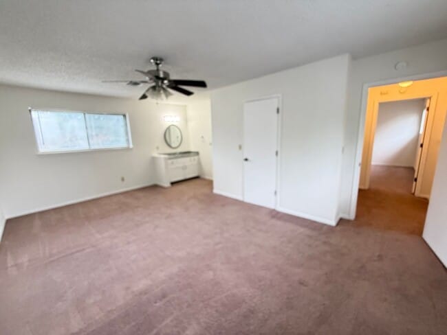 Photo - 3 Bedroom Duplex: One bed Downstairs, 2 large bedrooms upstairs
