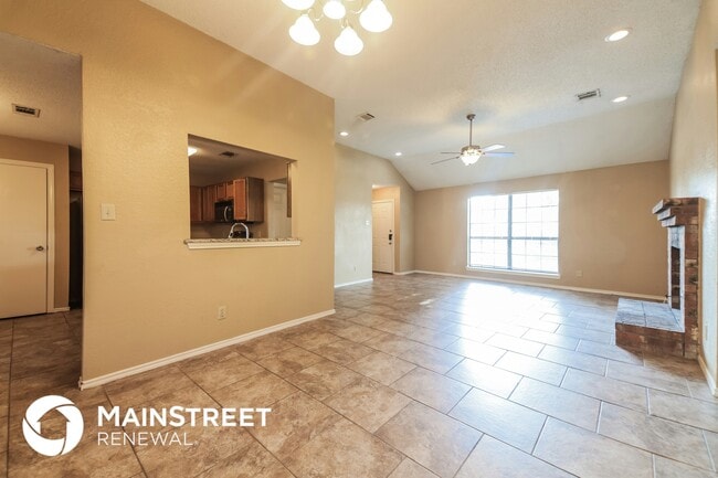 Photo - 2313 Crestview Ln