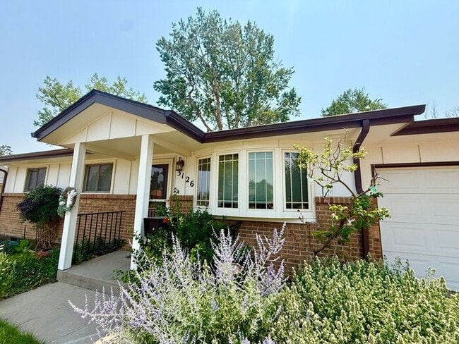 Building Photo - Conveniently Located 2 Bed, 2 Bath + 2 Bonus Rooms in Greeley