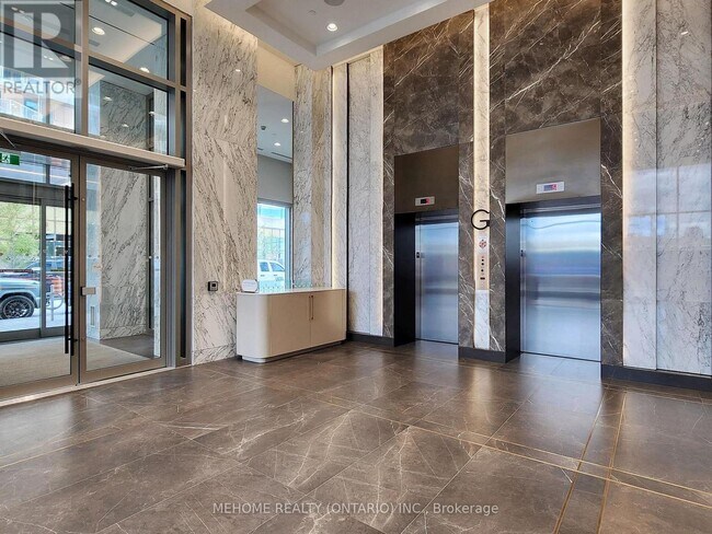 Photo - 118 Merchants' Wharf Unit 322