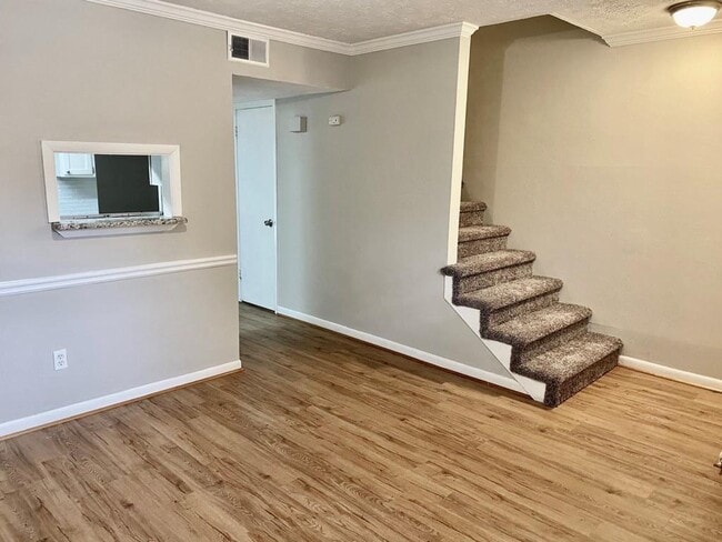 Photo - 3107 Reeves St SE
