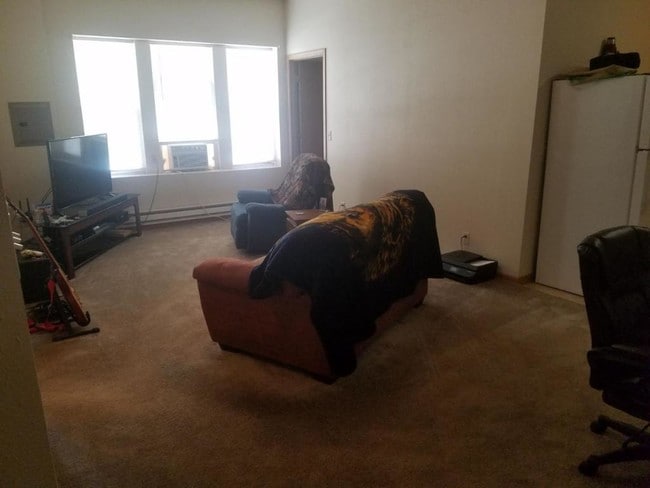 Photo - 33 N Main St