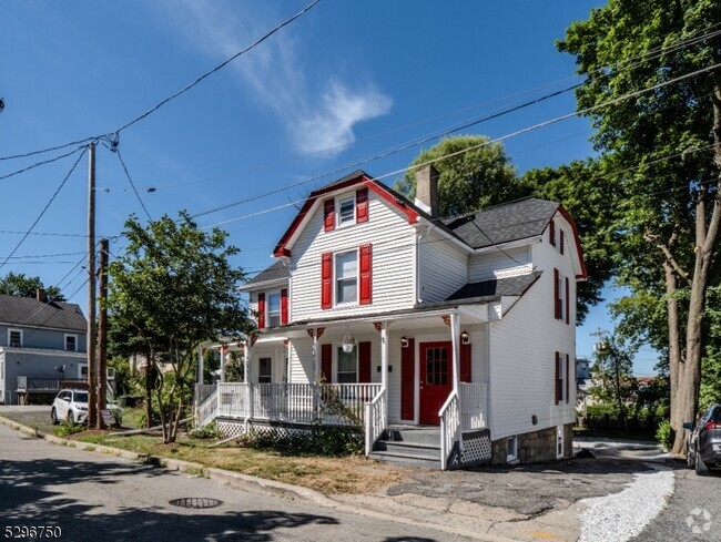 Building Photo - 13 Cedar St Unit 3a Rental