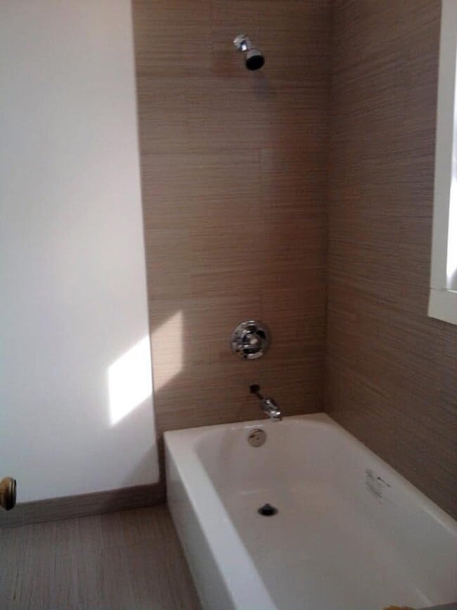Photo - 3025 N Hamlin Ave Unit 3