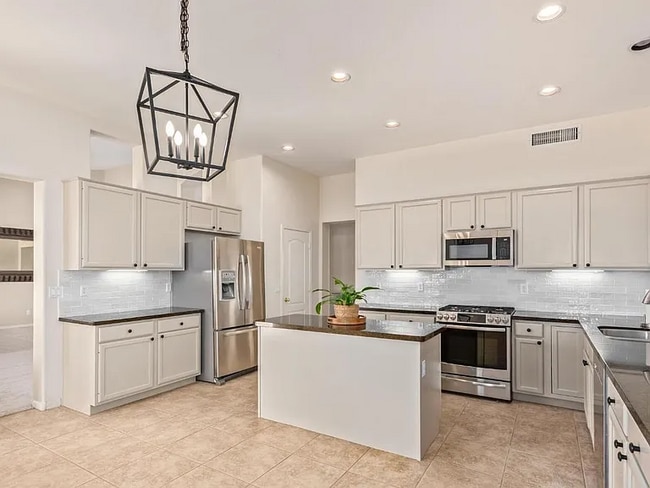 Photo - 651 W Oriole Way