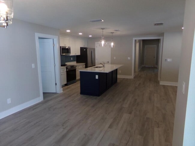 Photo - 16 S Warnell St