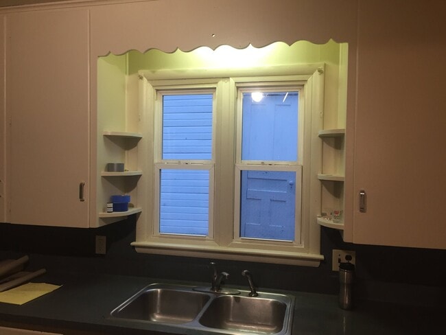 Photo - 506 W Franklin St