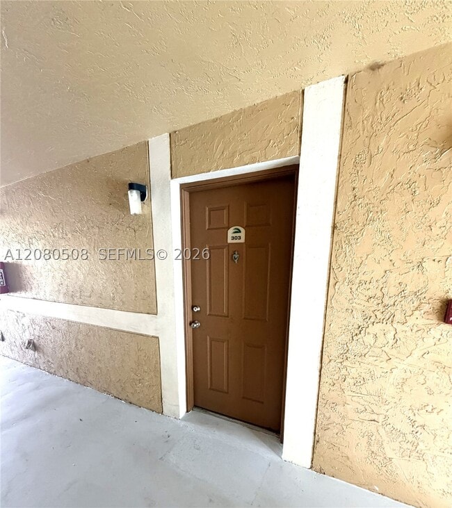 Photo - 351 Palm Way Unit 303