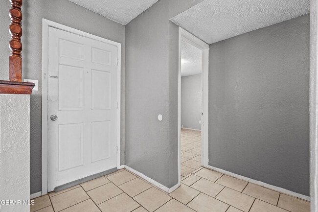 Photo - 5712 Longview Dr