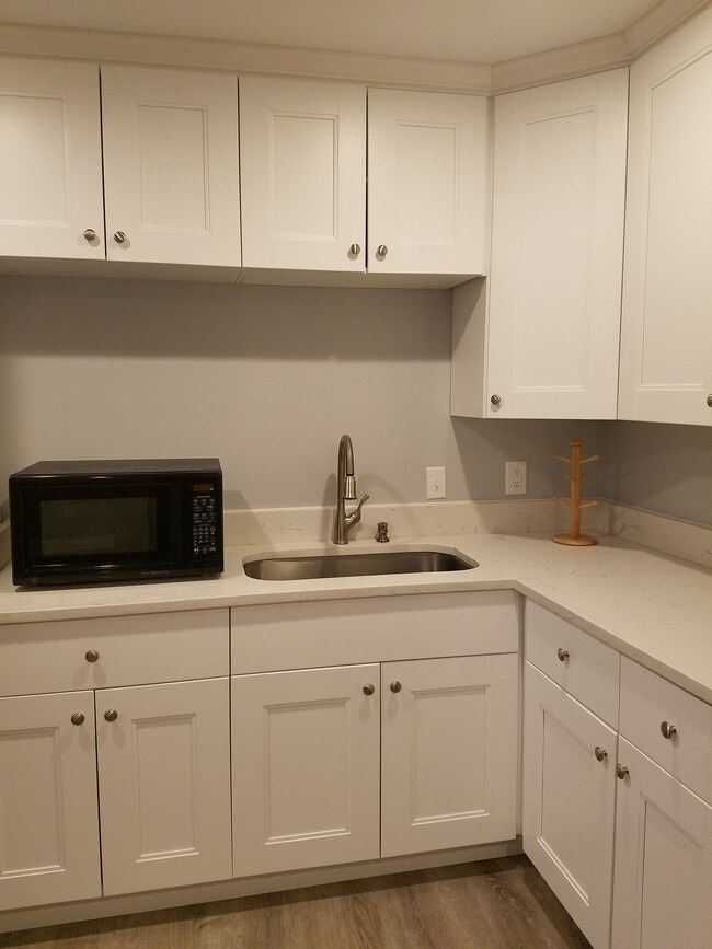 kitchen - 7812 Stanley Ln Unidad 1