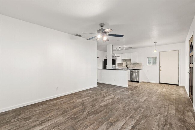 Photo - 5803 Wellington Dr