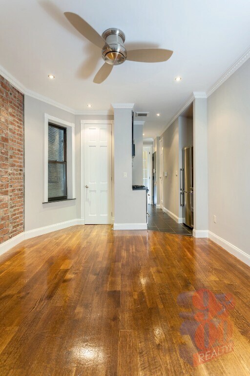Photo - 309 E 8th St Apartment Unit B2