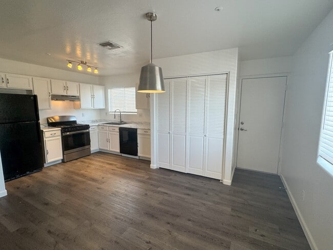 1449 E Taylor St Unit 1