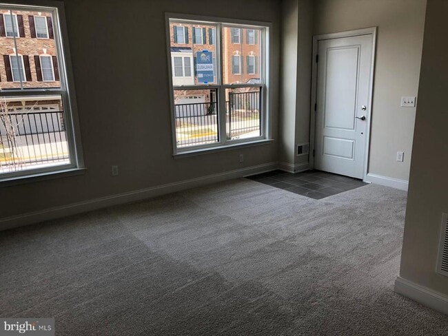 Photo - 22584 Windsor Locks Square