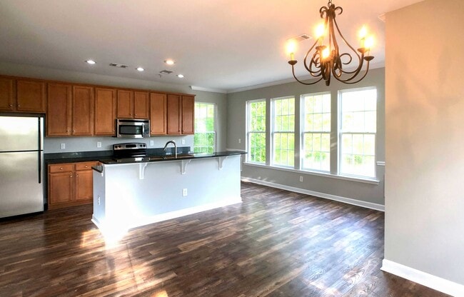 Kitchen - 2834 Howard Ave