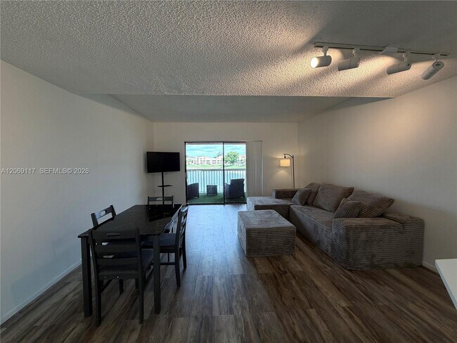 Photo - 5200 NW 31st Ave Unidad 217