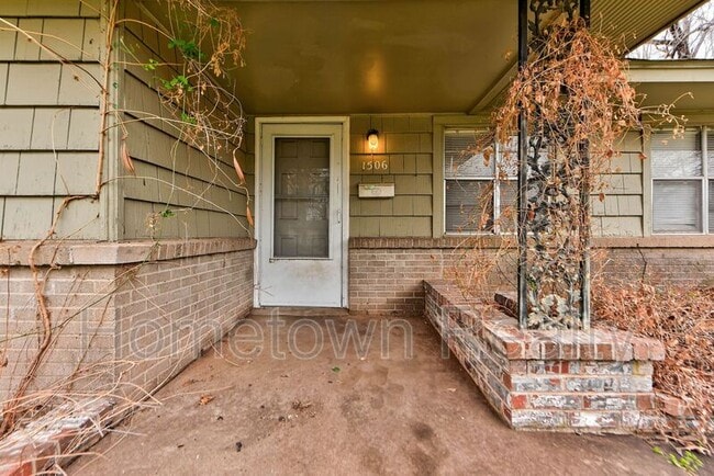 Photo - 1506 NE 43rd St