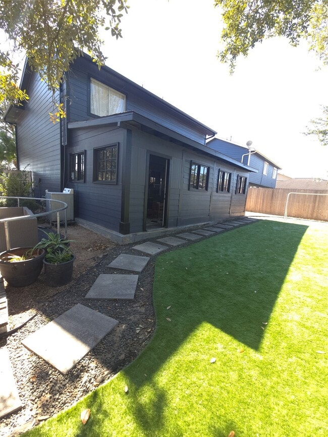 Photo - 6402 Frosty Brook Dr