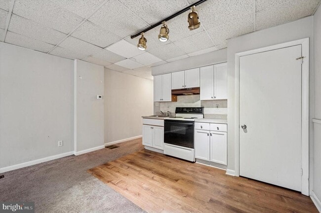 271 N Wycombe Ave Unit 1