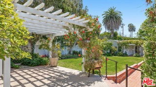 Photo - 426 Georgina Ave