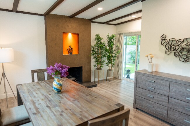 Photo - 18033 Duncan St