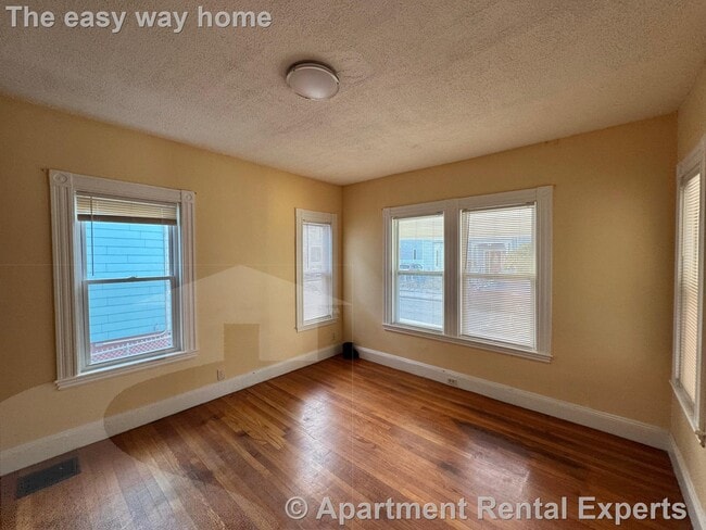 Photo - 32 Claremon St