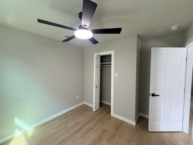 Photo - 7909 Ford St Unidad 4