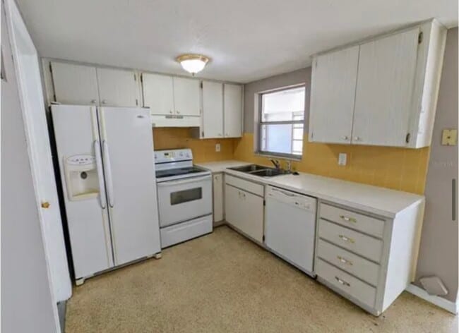 Photo - 8019 Portage Dr