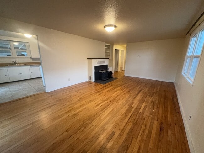 Photo - Pet-friendly 3 Bedroom 1 Bath Home close t...