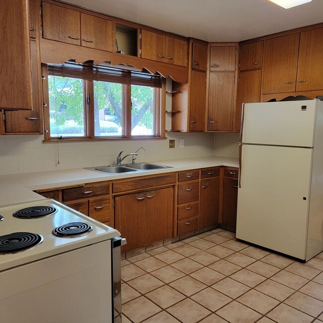 Photo - 5 Bed 2 Bath Home