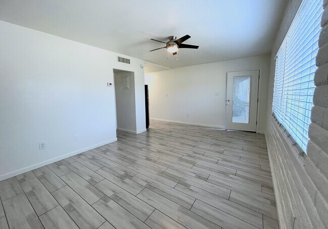 1 bed, 1 bath - Mariposa Manor