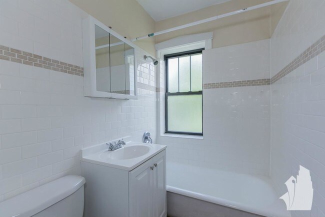 4600 N Winchester Ave Unit 4602-1E