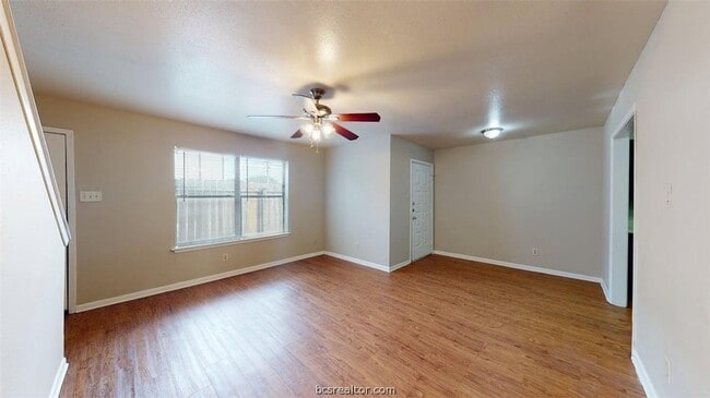 Photo - 2807 Longmire Dr Unit B