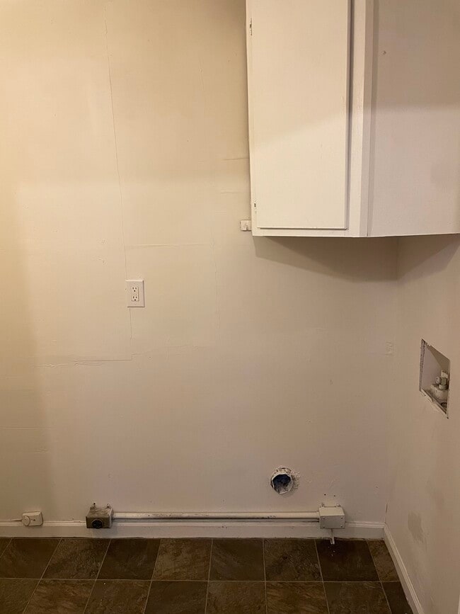 Laundry Hook Up - 2267 Gary Ct NW