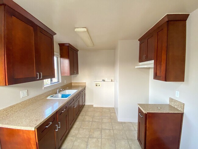 Photo - 1135 W 90th St