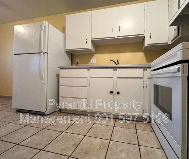 768 N Redwood Rd