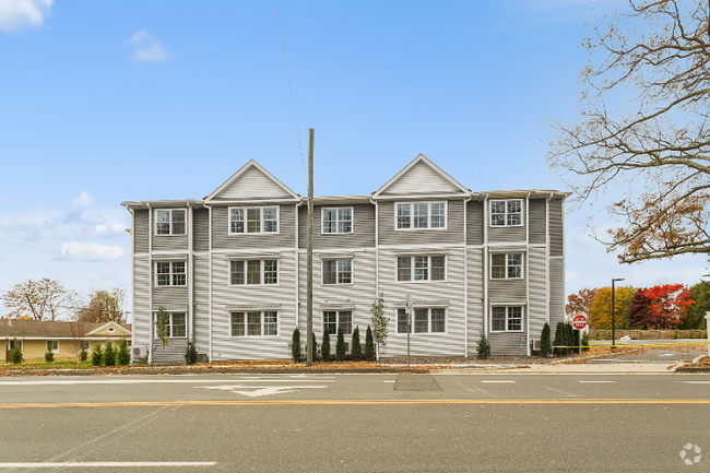 Building Photo - 1645 Black Rock Tpke Unit 201 Rental