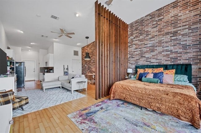 Photo - 2931 E 12th St Unit 306