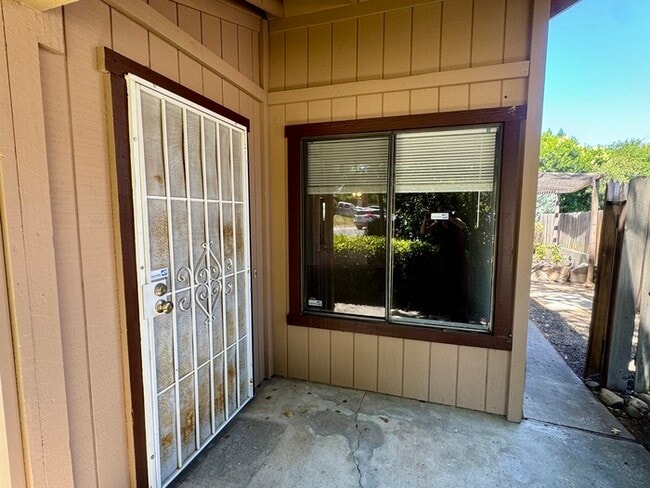 Photo - 2/2 duplex in Fair Oaks