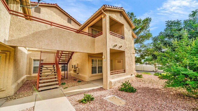 Building Photo - 520 Arrowhead Trail Unit 1411 Rental
