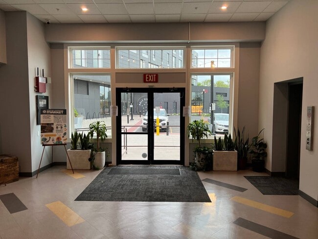 Photo - 480 S Salina St