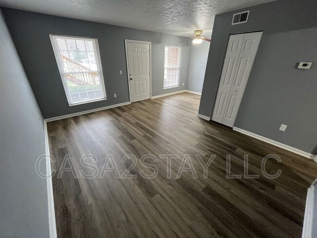 Building Photo - 359 Redmar Blvd Unit 38