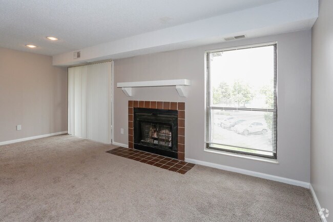 2BR, 1BA - 956 SF - Hickory